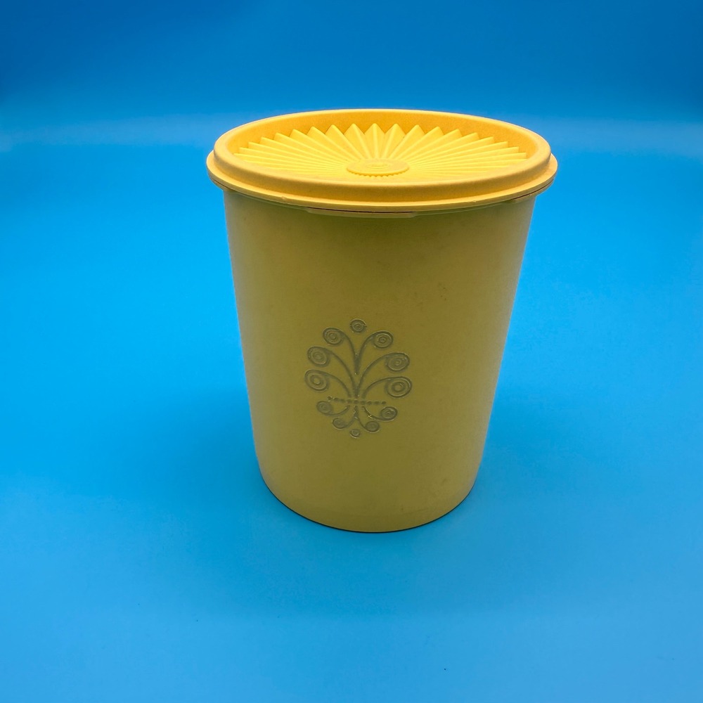 Vintage Tupperware Yellow Servalier Canister 809-8 Sunburst Lid 7" USA‎